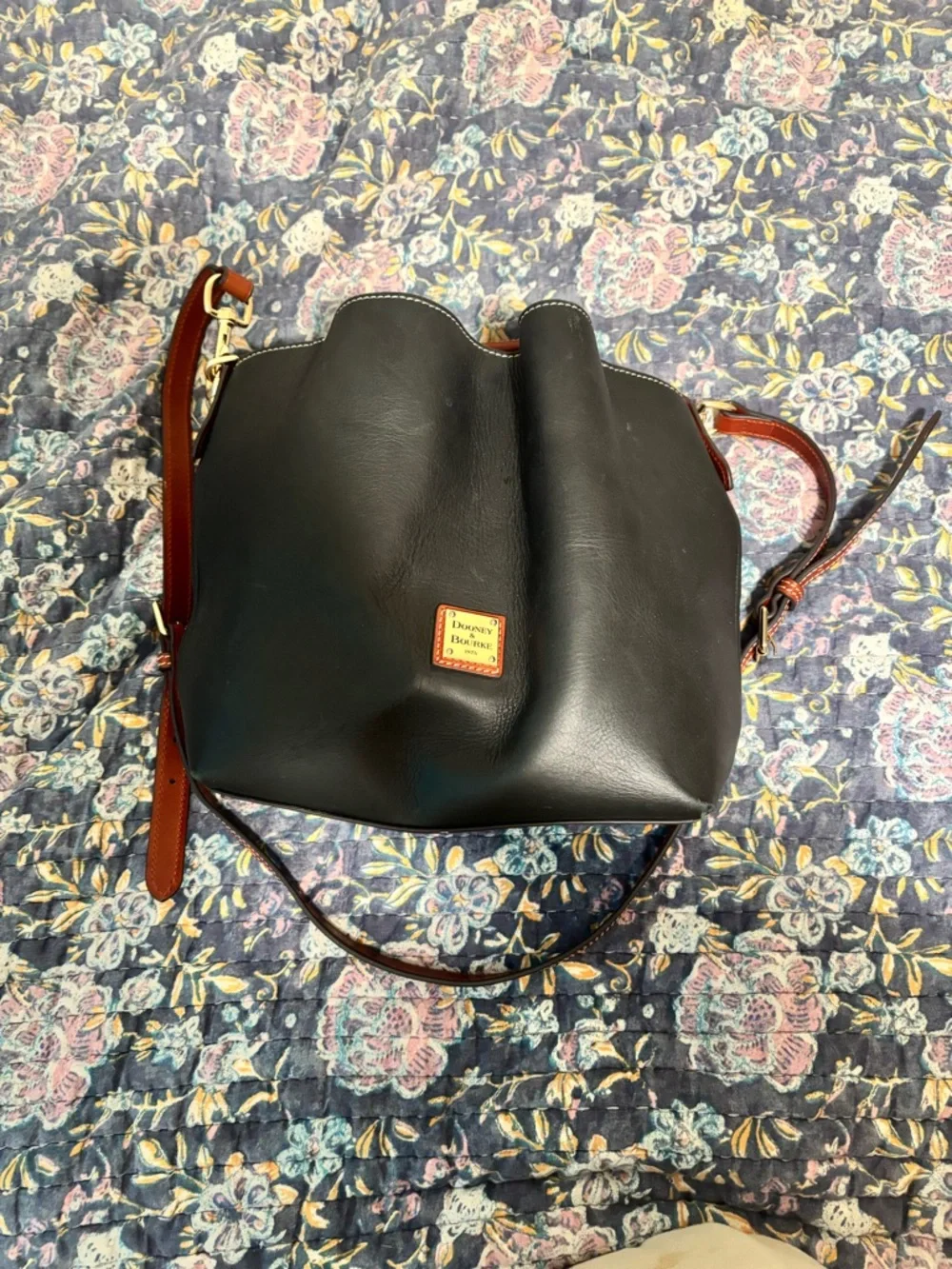 Dooney & Bourke Black Leather Shoulder Bag with Brown Trim - Picture 1 of 5